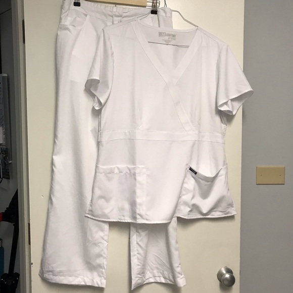 Grey's Anatomy Tops - Grey’s Anatomy v-neck top elastic pants scrub set